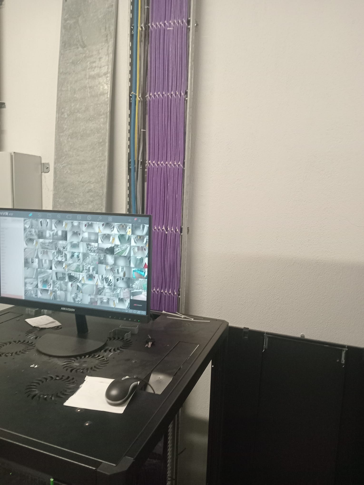 Alev Alatlı Anadolu Lisesi sistem odası